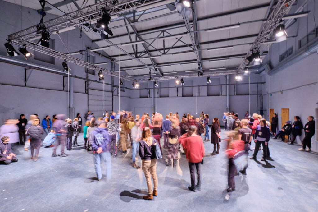 The audience circulates in Vērpete by Krišjānis Sants and Erik Eriksson. Photo © Rihards Klaužs