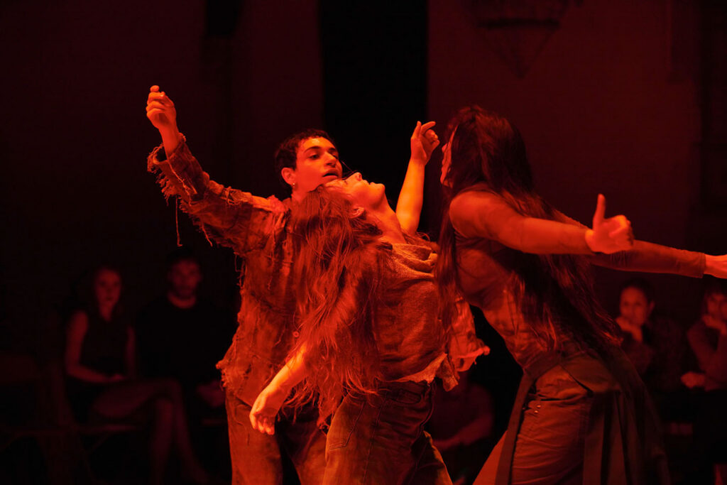 Shaking, in Ekin Tunçeli’s heartquake © Maurice Gunning